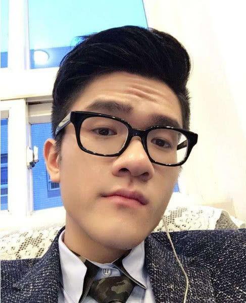 吃瓜直播间娱乐圈男主播,娱乐圈男主播的星光璀璨之夜